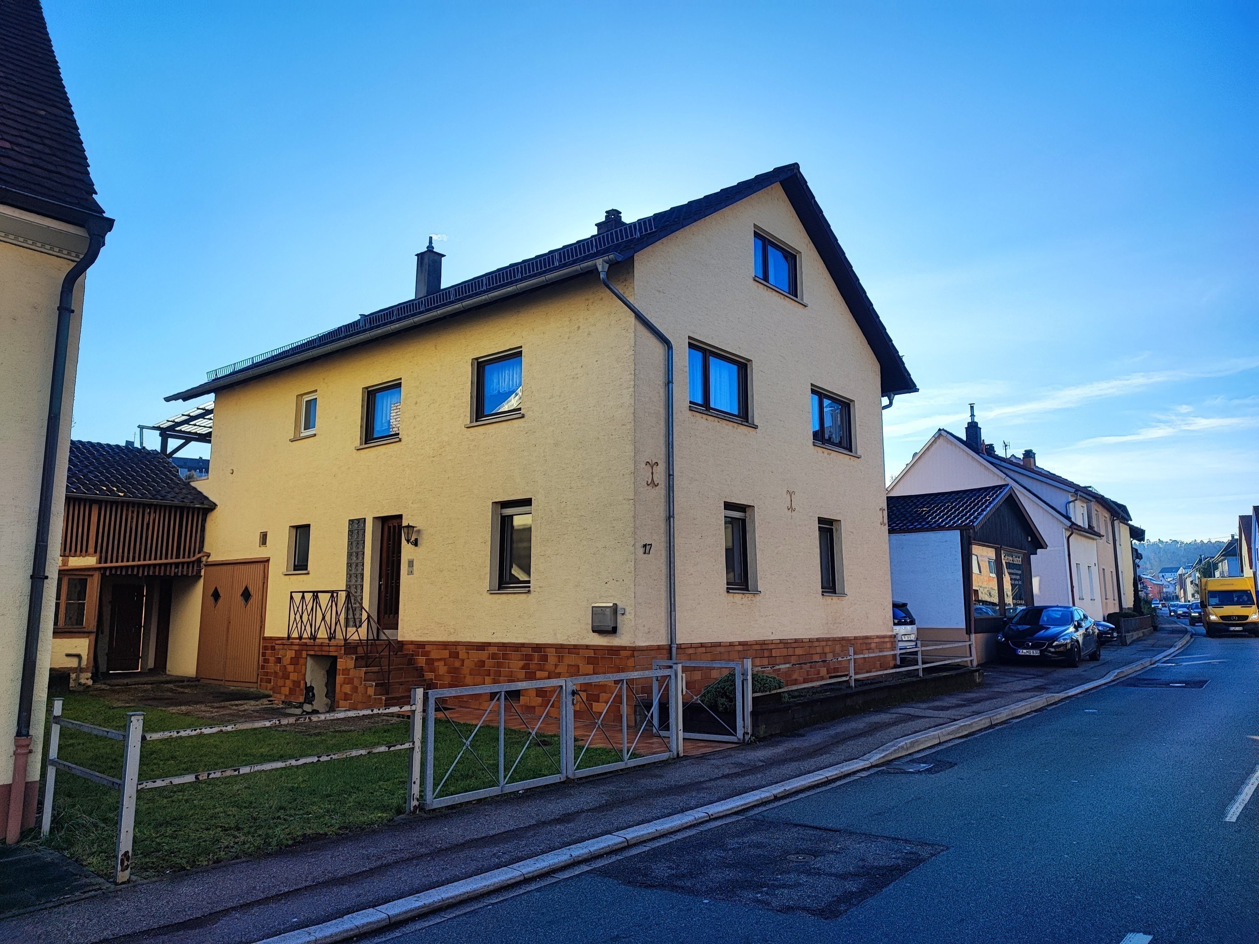 Mehrfamilienhaus zur Versteigerung 384.000 € 11 Zimmer 186 m²<br/>Wohnfläche 468 m²<br/>Grundstück ab sofort<br/>Verfügbarkeit Bockstalstr. 17 Kleinsteinbach Pfinztal 76327