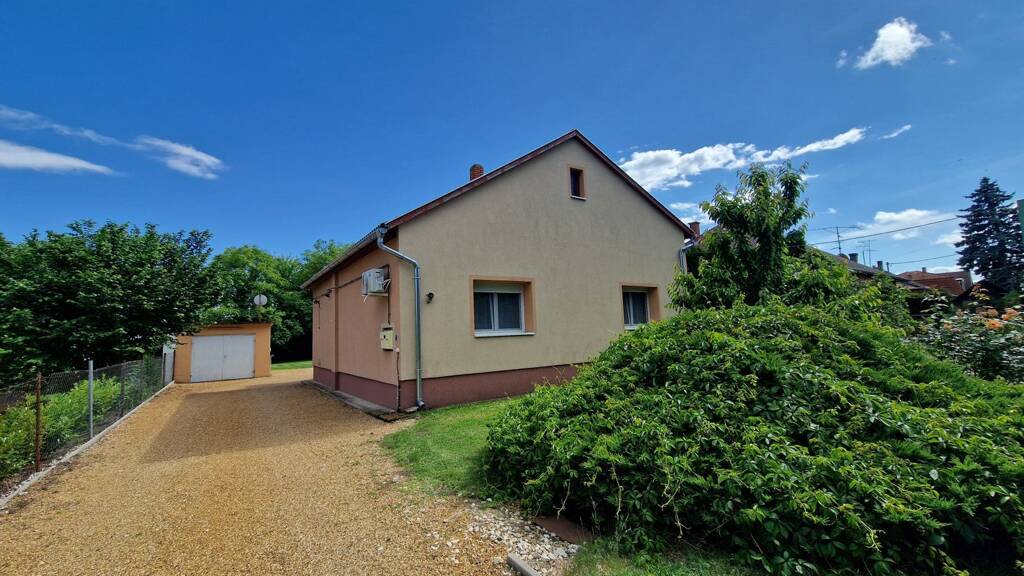 Haus zum Kauf provisionsfrei 316.900 € 6 Zimmer 160 m² 979 m² Grundstück Balatonboglár