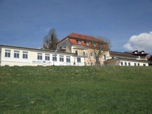 Bürogebäude zur Miete 930 € 8 Zimmer 183 m² Bürofläche teilbar ab 70 m² Hauzenberg 94051