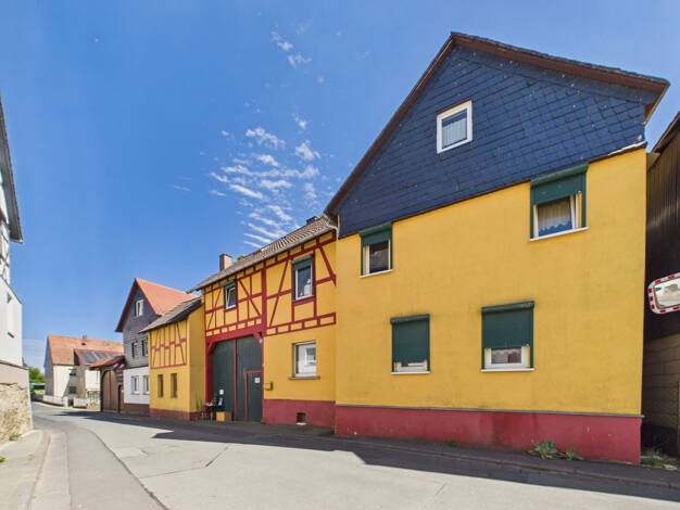 Bauernhaus zum Kauf 180.000 € 9 Zimmer 237 m² 700 m² Grundstück frei ab sofort Vollnkirchen Hüttenberg 35625