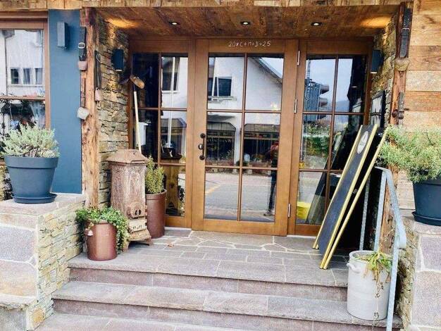 Gastronomie/Hotel zum Kauf provisionsfrei 879.000 € 250 m² Gastrofläche 1.100 m² Grundstück Hauptstraße 40 Erzingen Klettgau-Erzingen 79771