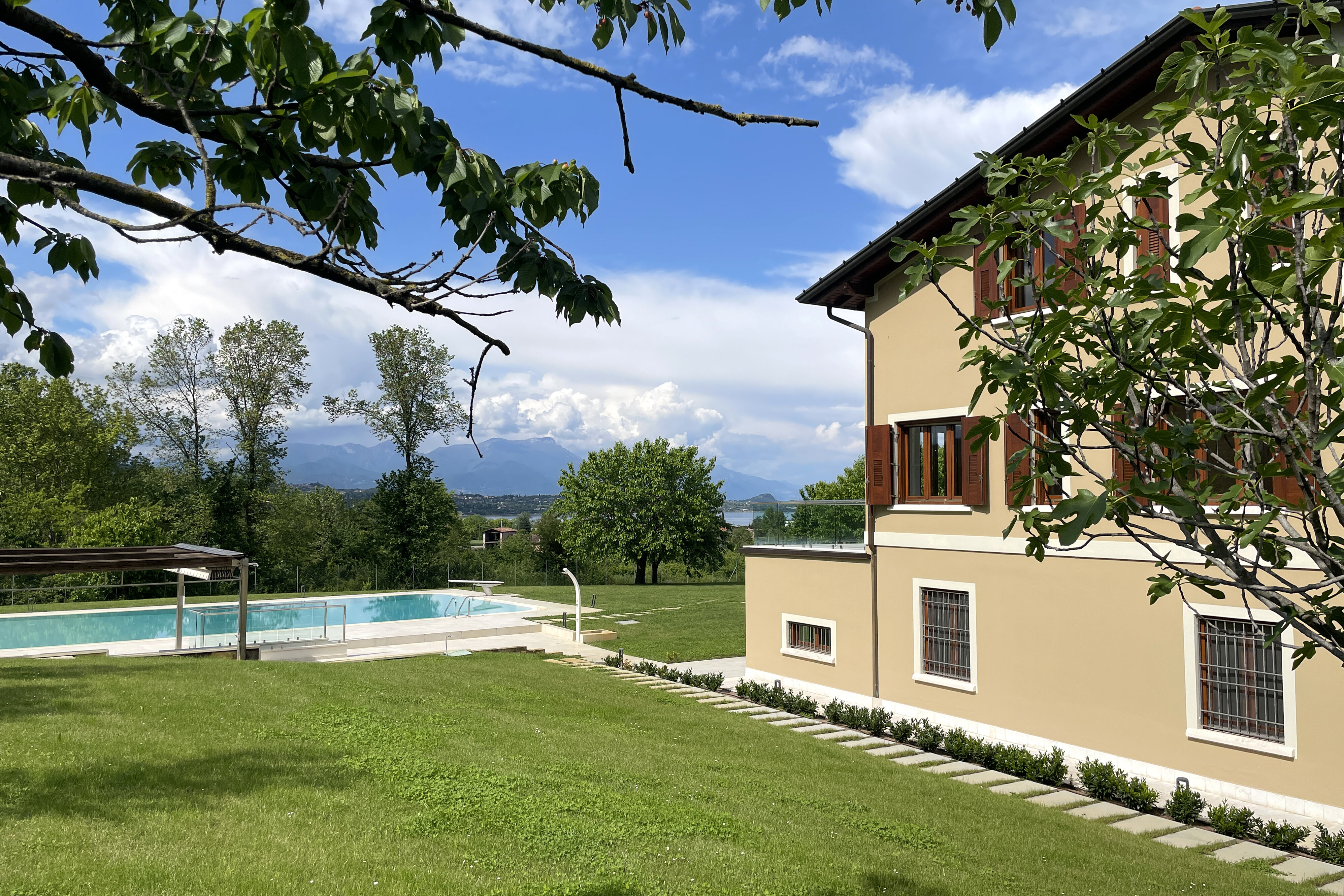 Studio zum Kauf 510.000 € 4 Zimmer 189 m²<br/>Wohnfläche EG<br/>Geschoss ab sofort<br/>Verfügbarkeit Viale Reciago Desenzano del Garda