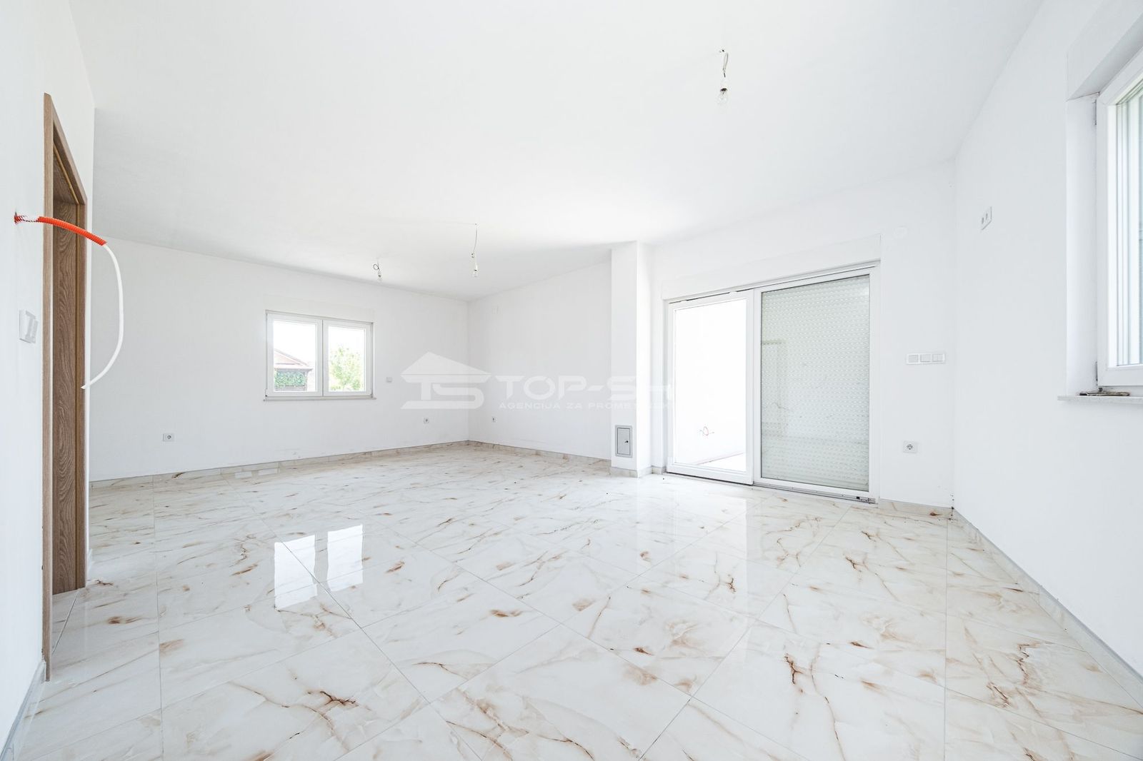 Haus zum Kauf 190.000 € 4 Zimmer 147 m²<br/>Wohnfläche Ivanic-City