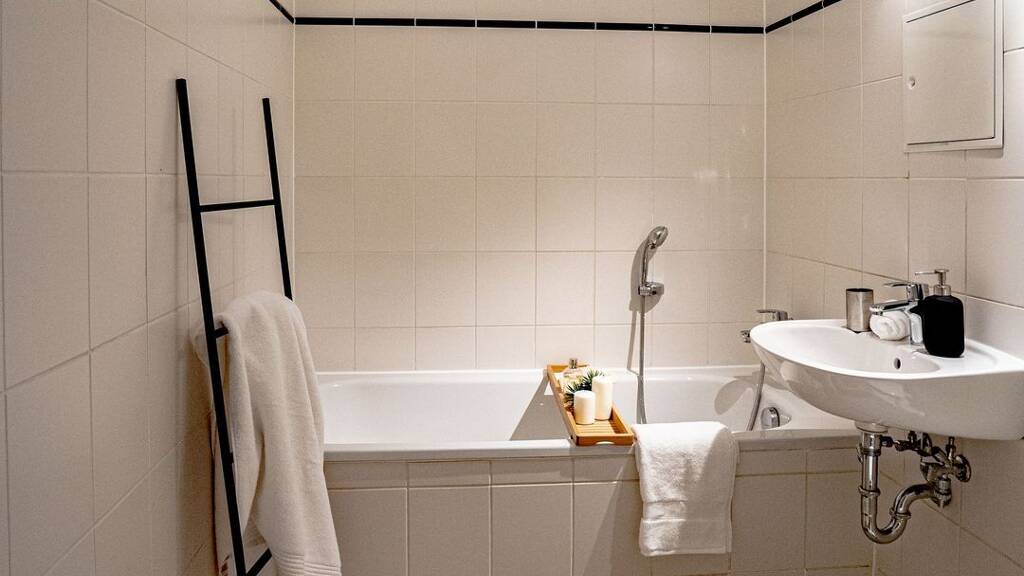 Wohnung zur Miete 330 € 3 Zimmer 55,1 m² 2. Geschoss frei ab sofort Jahnstraße 4 Crimmitschau 08451