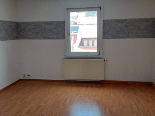 Wohnung zur Miete 386 € 3 Zimmer 54 m² 3 Geschosse frei ab sofort Gartenstraße Meiningen 98617