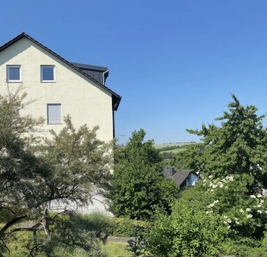 Wohnung zur Miete 700 € 3,5 Zimmer 105 m² frei ab sofort Siebenbürgenstrasse 2 Versbach Würzburg 97074