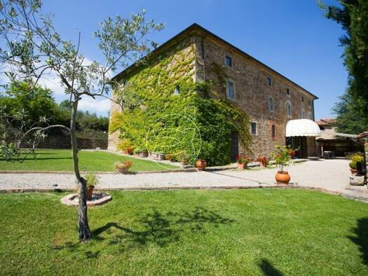 Einfamilienhaus zum Kauf 2.100.000 € 15 Zimmer 900 m² 7.000 m² Grundstück Arezzo