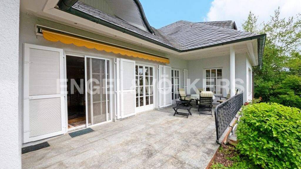 Villa zum Kauf 10 Zimmer 340 m² 3.152 m² Grundstück Mellrichstadt 97638