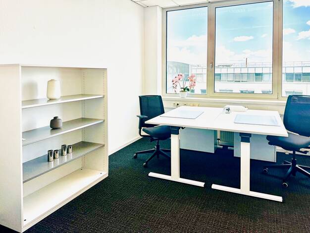 Bürofläche zur Miete 659 € 50 m² Bürofläche teilbar von 8 m² bis 50 m² Steiermaerker Straße 3-5 Feuerbach Stuttgart 70469