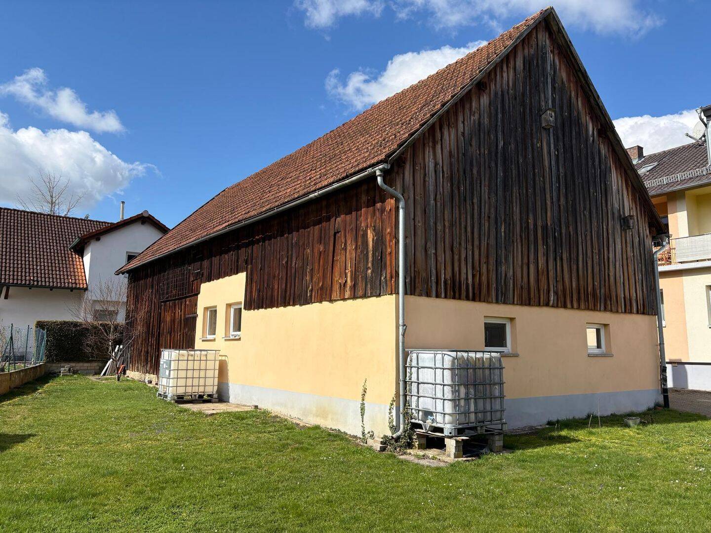Immobilie in Berngau - Wohnen im Dorf mit allen Möglichkeiten: Einziehen-fertig - Bild 1