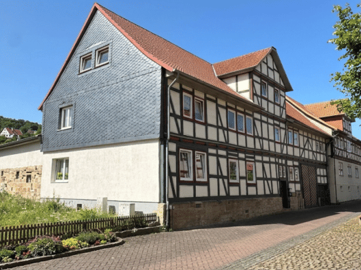 Mehrfamilienhaus zum Kauf als Kapitalanlage geeignet 319.000 € 11 Zimmer 240 m² 595 m² Grundstück Altmorschen Morschen 34326