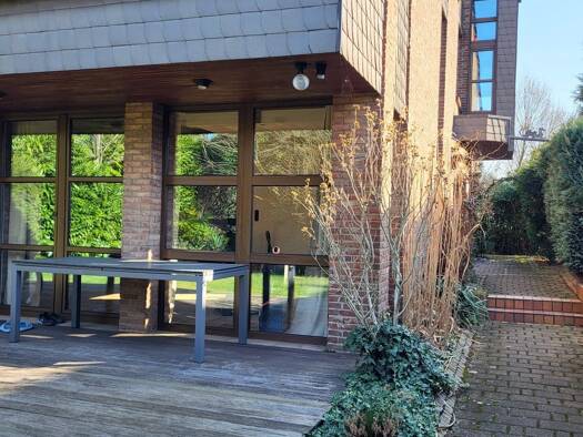 Einfamilienhaus zur Miete 3.400 € 7 Zimmer 280 m² 740 m² Grundstück frei ab 01.09.2026 Zons Dormagen 41541