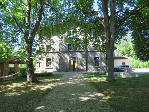 Einfamilienhaus zum Kauf 585.000 € 9 Zimmer 270 m² 856 m² Grundstück Regen Regen 94209