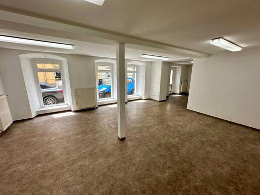Laden zur Miete 490 € 4 Zimmer 84 m² Verkaufsfläche Kirchstraße 1 Neudietendorf 99192
