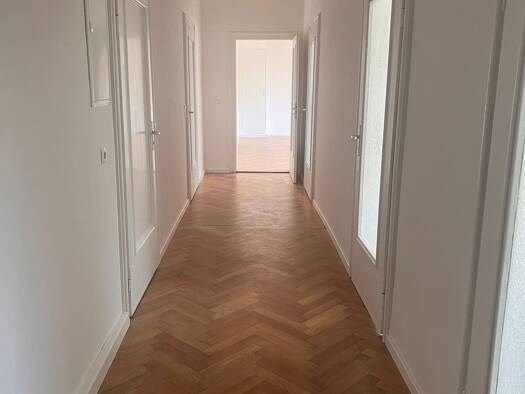 Wohnung zur Miete 1.200 € 4,5 Zimmer 120 m² Geschoss 2/4 frei ab 15.08.2026 Glauchau 08371