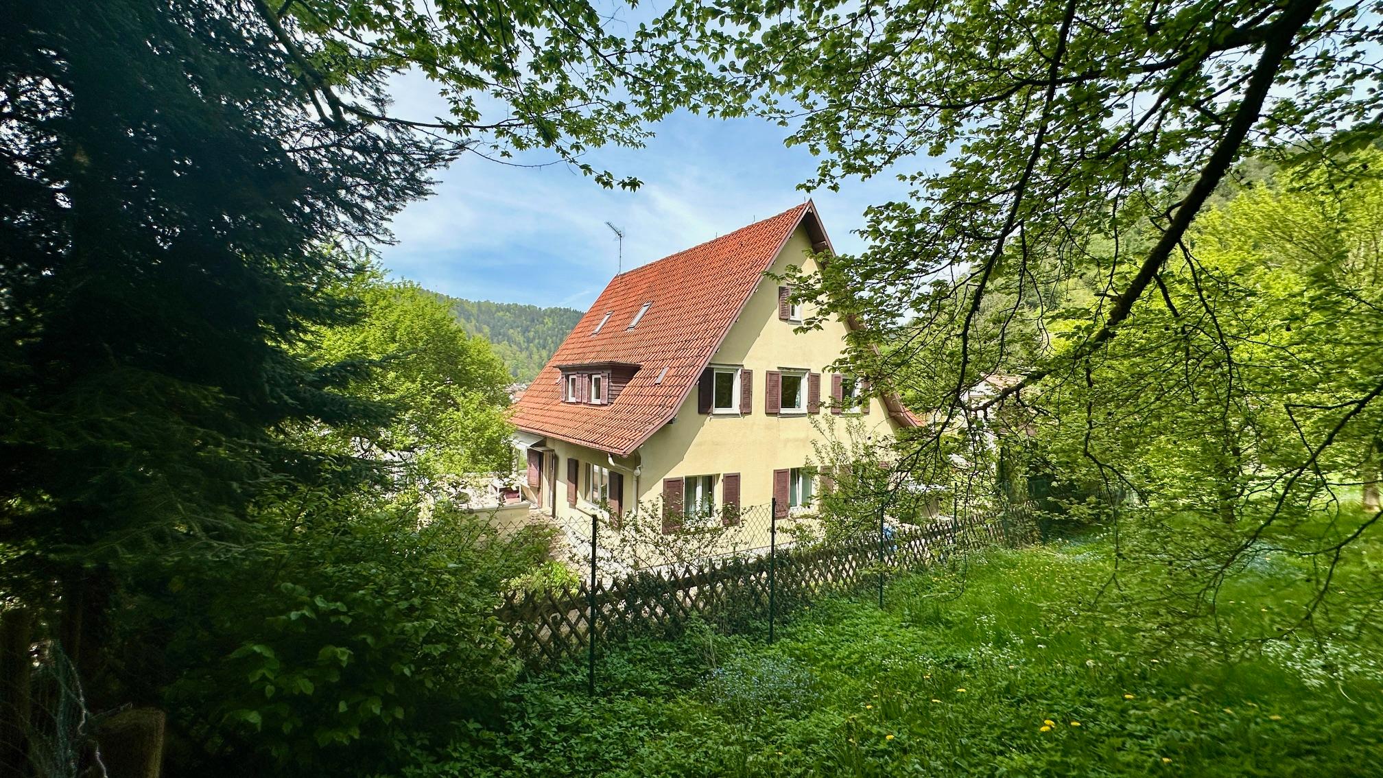 Haus zur Miete 2.000 € 7 Zimmer 212 m²<br/>Wohnfläche 200 m²<br/>Grundstück Bad Liebenzell Bad Liebenzell 75378