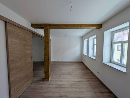 Wohnung zur Miete 1.219 € 5 Zimmer 110,9 m² frei ab sofort Kahla 07768