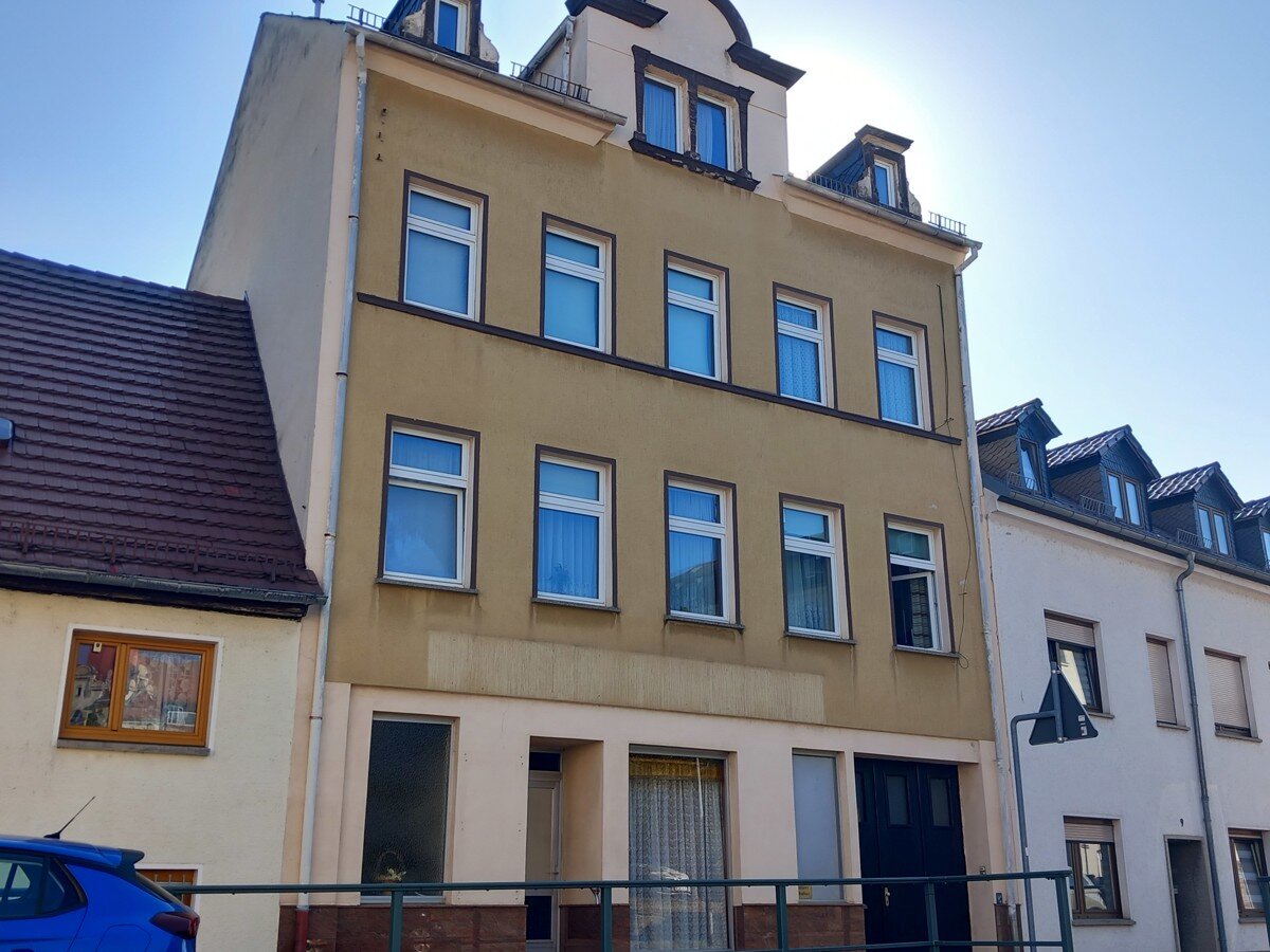 Stadthaus zum Kauf 89.000 € 9 Zimmer 185 m²<br/>Wohnfläche 370 m²<br/>Grundstück ab sofort<br/>Verfügbarkeit Crimmitschau Crimmitschau 08451