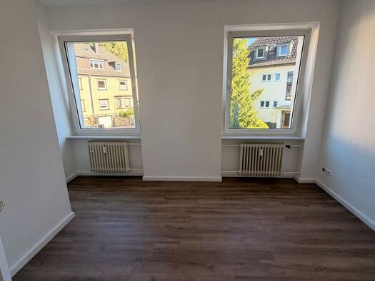 Wohnung zur Miete 370 € 1 Zimmer 27 m² Geschoss 1/3 frei ab sofort Stadtwald Essen 45134