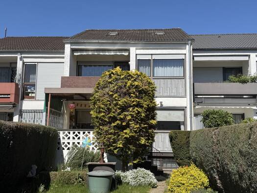 Reihenmittelhaus zum Kauf 350.000 € 4 Zimmer 105 m² 261 m² Grundstück Heldenbergen Nidderau 61130