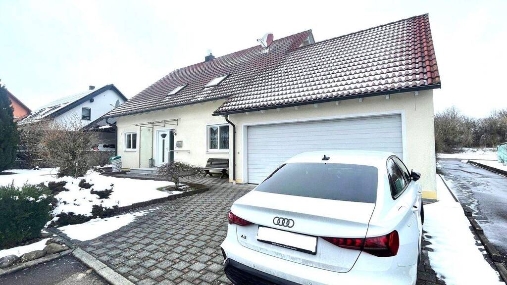 Immobilie in Wallhausen - Gepflegtes 1-2 Familienhaus inkl. Doppelgarage in ruhiger & familienfreundlicher Lage in Wallhausen - Bild 2