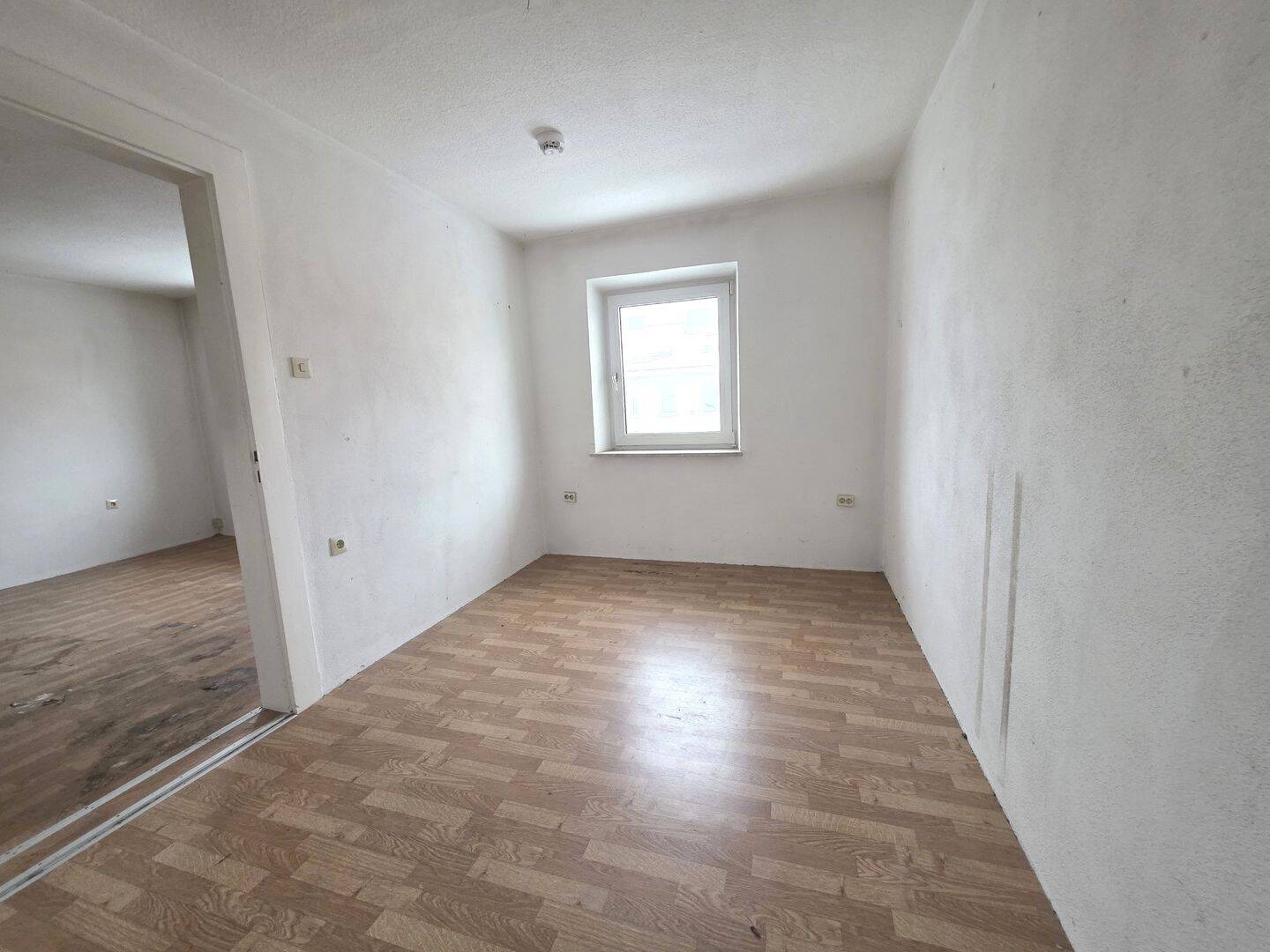 Immobilie in Weiden in der Oberpfalz - 2-Zimmer-Wohnung in zentrumsnaher Lage - Bild 2