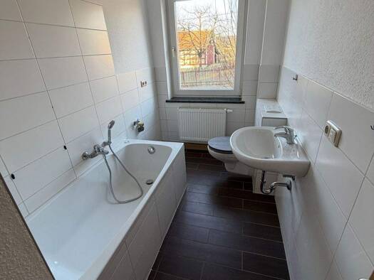 Wohnung zur Miete 473 € 3 Zimmer 63 m² frei ab sofort Aga Gera 07554