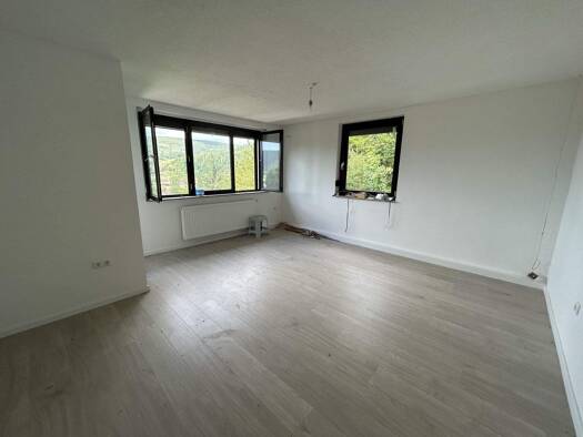 Einfamilienhaus zur Miete 975 € 6 Zimmer 130 m² 481 m² Grundstück frei ab sofort Pflochsbach Lohr 97816