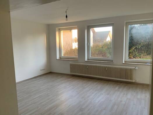 Wohnung zur Miete 280 € 3 Zimmer 84,2 m² EG frei ab 06.10.2025 Schwarzdornweg 3 Geisweid Siegen 57078