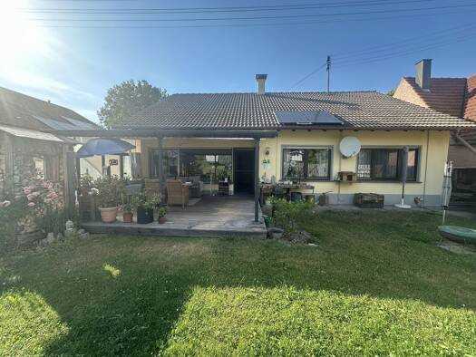 Einfamilienhaus zum Kauf 380.000 € 5 Zimmer 140 m² 676 m² Grundstück Bösingen 78662