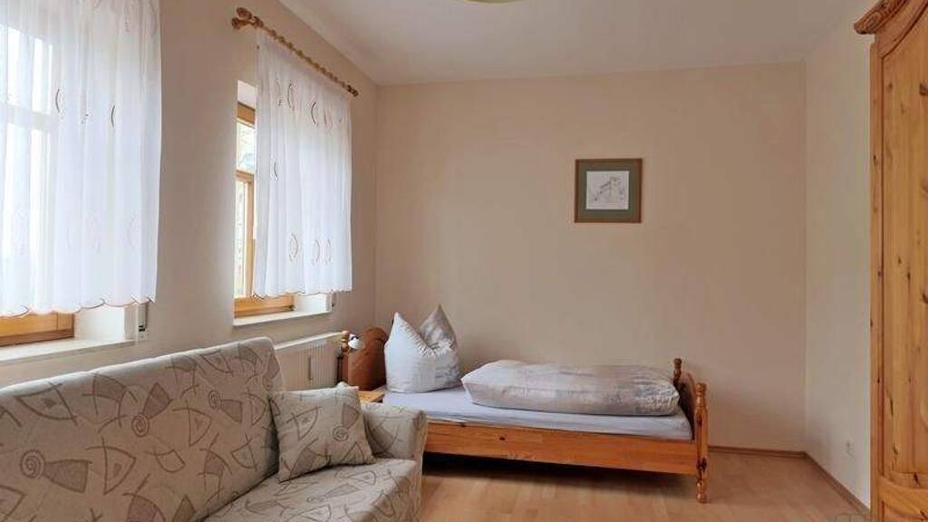 Studio zur Miete Wohnen auf Zeit 475 € 1 Zimmer 26 m² frei ab 01.03.2026 Mickten Dresden 01139