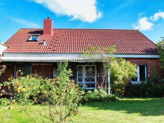 Einfamilienhaus zum Kauf 175.000 € 7 Zimmer 140 m² 692 m² Grundstück Wesselburen 25764