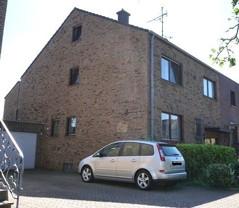 Mehrfamilienhaus zum Kauf 440.000 € 6 Zimmer 189 m²<br/>Wohnfläche 587 m²<br/>Grundstück Schiefbahn Willich 47877