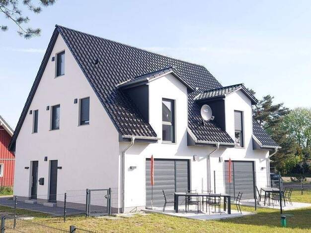 Doppelhaushälfte zum Kauf provisionsfrei 299.000 € 4 Zimmer 94,8 m² 300 m² Grundstück Fuhlendorf 18356