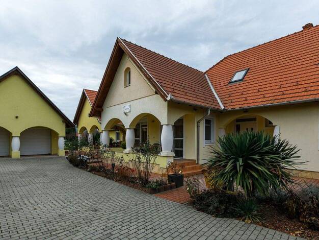 Haus zum Kauf 354.900 € 6 Zimmer 300 m² 1.702 m² Grundstück Zalacsány 8782