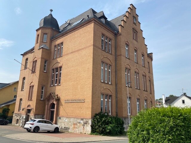 Wohn- und Geschäftshaus zum Kauf als Kapitalanlage geeignet 2.070.000 € 20 Zimmer 1.002 m²<br/>Fläche 877 m²<br/>Grundstück Braunfels Braunfels 35619