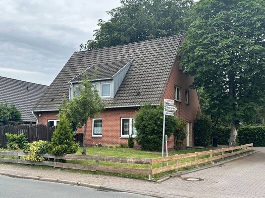 Mehrfamilienhaus zum Kauf 349.000 € 10 Zimmer 209 m² 501 m² Grundstück Wiefelstede Wiefelstede 26215