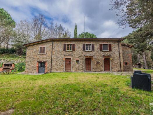 Rustico zum Kauf 600.000 € 5 Zimmer 350 m² 4.000 m² Grundstück frei ab sofort Arezzo 52100