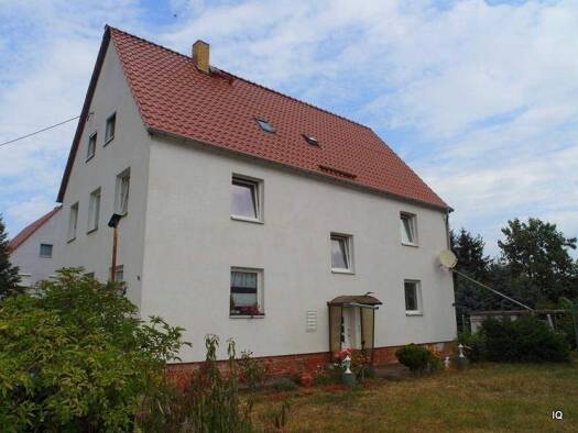 Wohnung zur Miete 310 € 2 Zimmer 48 m² 1. Geschoss Lange Straße 14 Röderau-Bobersen 01619