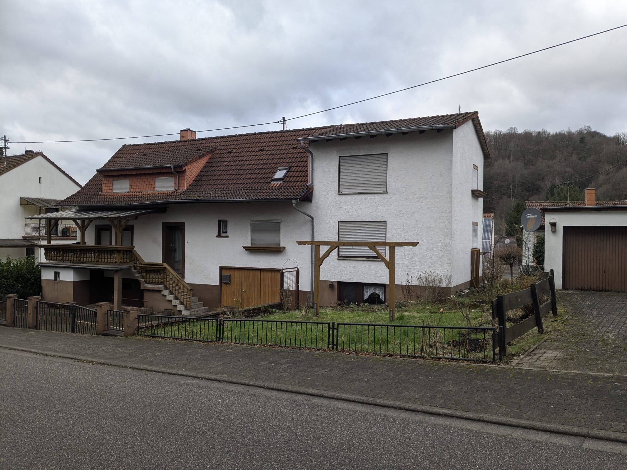 Einfamilienhaus zum Kauf 99.000 € 8 Zimmer 189 m²<br/>Wohnfläche 850 m²<br/>Grundstück Eppenbrunn 66957