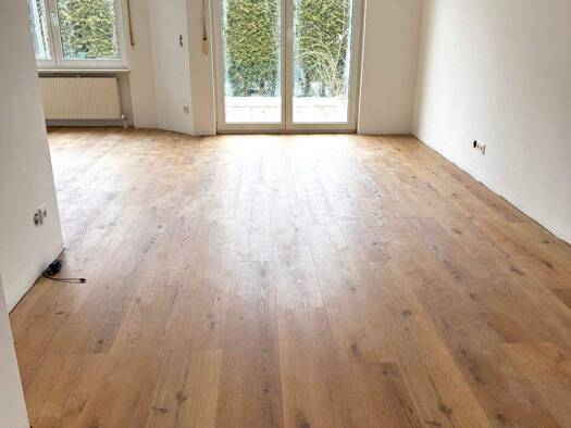 Reihenmittelhaus zur Miete 1.470 € 6 Zimmer 135 m² 122 m² Grundstück frei ab sofort Neumarkter Str. 52 Freystadt 92342