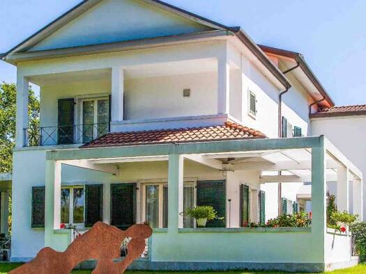 Haus zum Kauf 2.150.000 € 440 m² 3.500 m² Grundstück Marina di Massa 54100