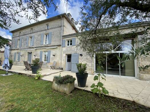 Haus zum Kauf 544.000 € 307 m² 1.864 m² Grundstück Fléac 16730