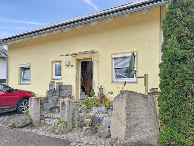 Wohnung zum Kauf 215.000 € 4 Zimmer 107 m² 1. Geschoss frei ab 30.11.2026 Simbach Simbach 94436