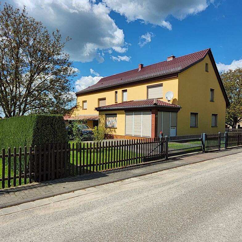 Haus zum Kauf provisionsfrei 325.000 € 10 Zimmer 295 m² 2.475 m² Grundstück Crölpa-Löbschütz Naumburg (Saale) 06628
