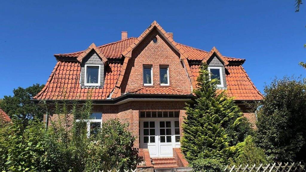 Einfamilienhaus zum Kauf 349.000 € 10 Zimmer 215 m² 1.300 m² Grundstück Tätendorf-Eppensen Barum 29576