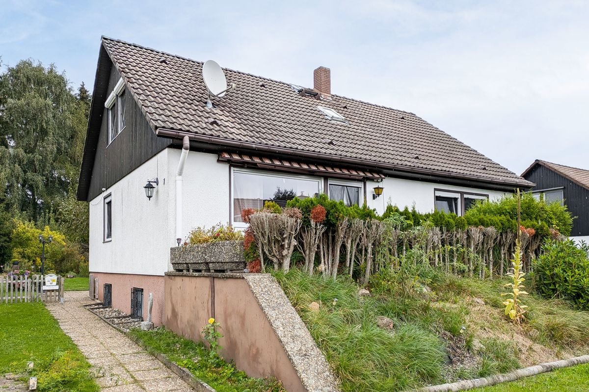 Mehrfamilienhaus zum Kauf provisionsfrei 249.000 € 8 Zimmer 127 m²<br/>Wohnfläche 698 m²<br/>Grundstück Vielbrunn Michelstadt / Vielbrunn 64720