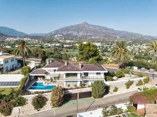 Chalet zum Kauf 2.195.000 € 4 Zimmer 441 m² Avenida Calderón De La Barca, 79 Marbella 29660