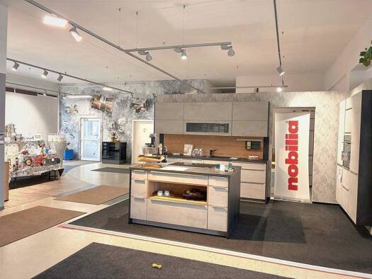 Laden zum Kauf 1.265.000 € 482 m² Verkaufsfläche teilbar von 100 m² bis 264 m² Altenberg Oberasbach 90522