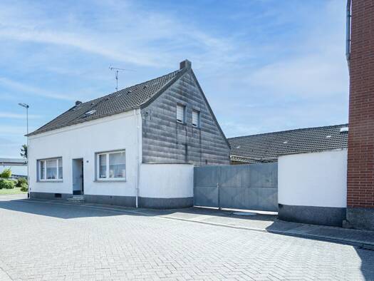 Einfamilienhaus zum Kauf 218.000 € 9 Zimmer 202,1 m² 645 m² Grundstück Effeld Wassenberg / Effeld 41849